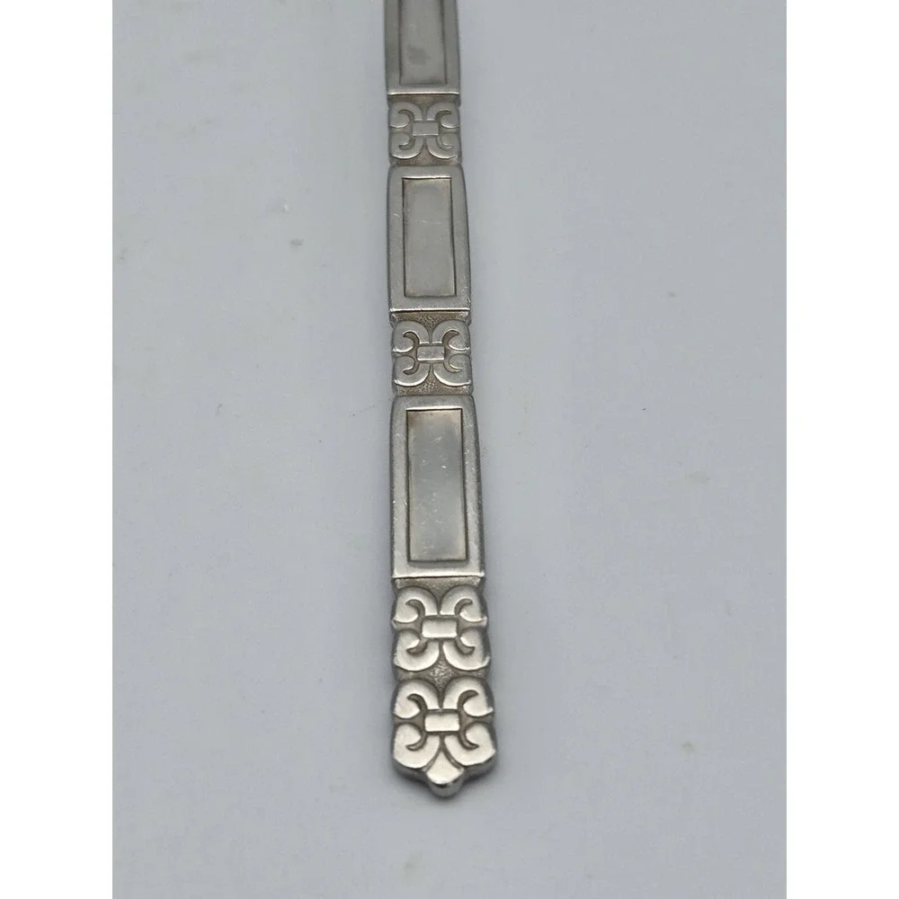 Oneida Community Madrid Stainless 2 Oval‎ Soup Spoons No Black Flatware 6 7/8